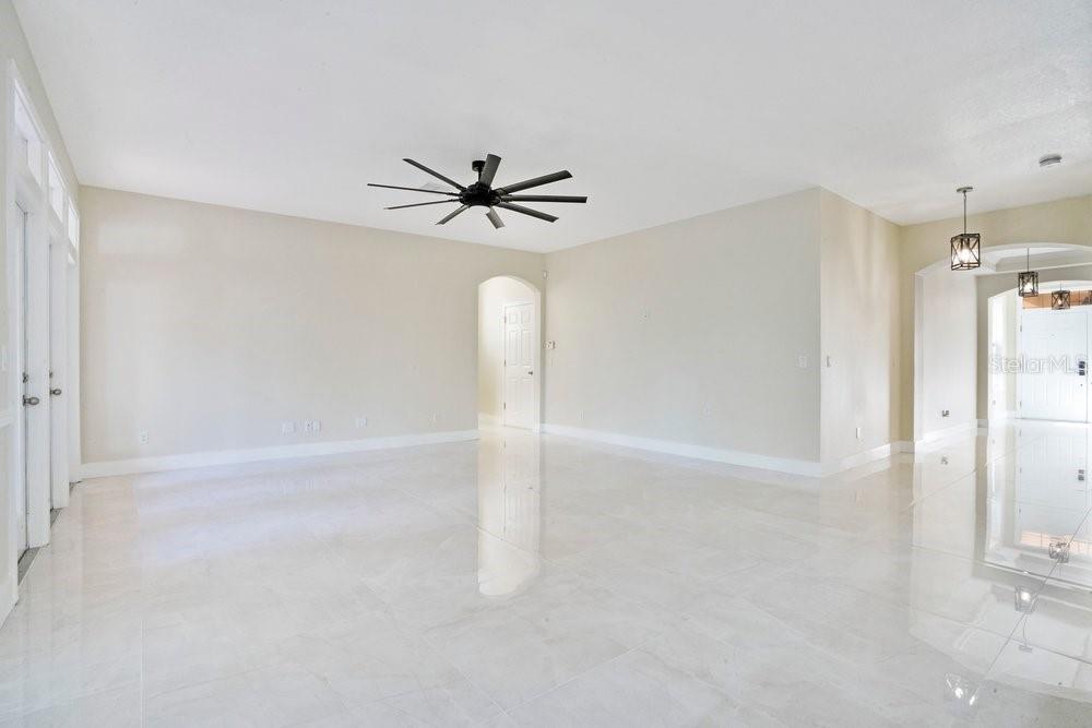 Image 17 of 38 For 6615 Helmsley Circle