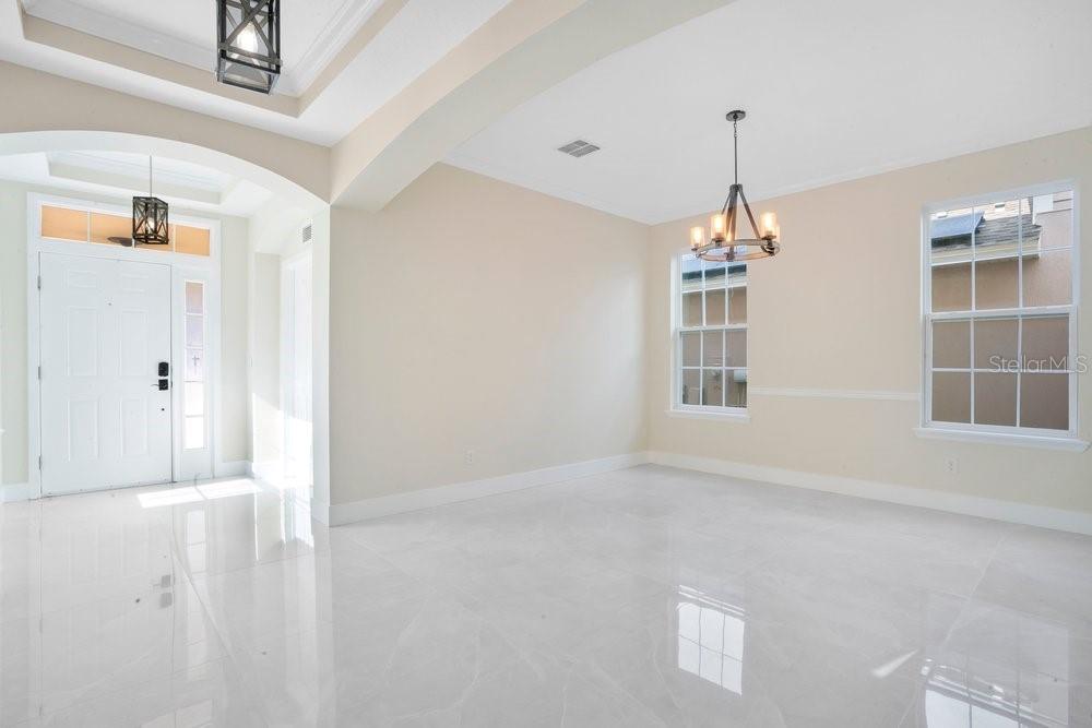 Image 4 of 38 For 6615 Helmsley Circle
