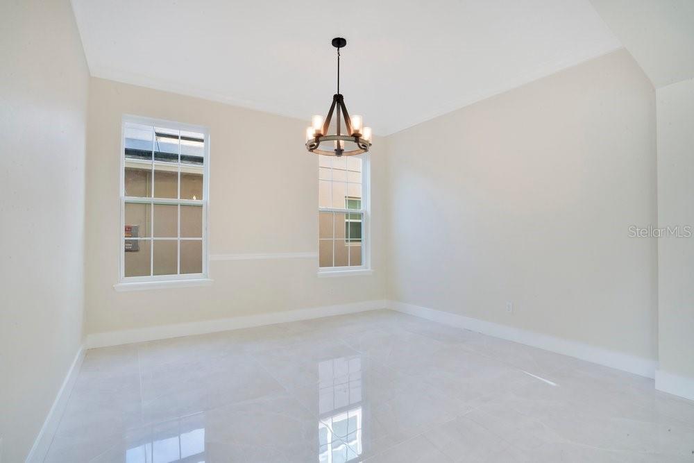 Image 5 of 38 For 6615 Helmsley Circle