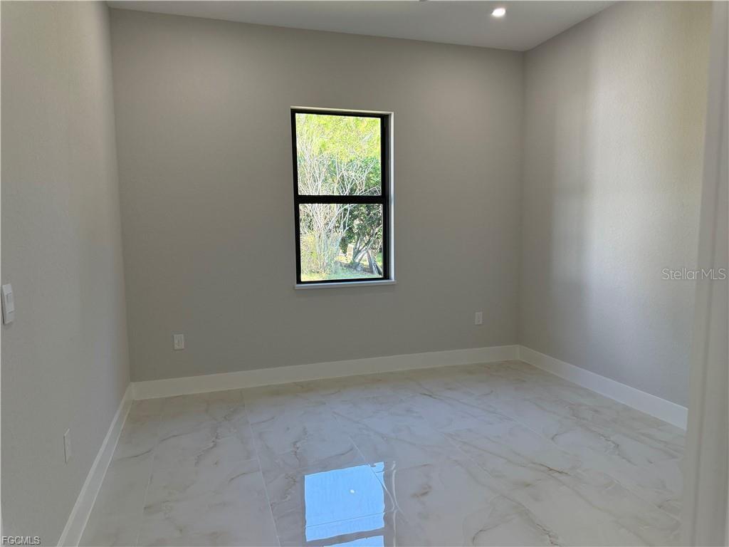 Image 19 of 28 For 3512 9th Street W