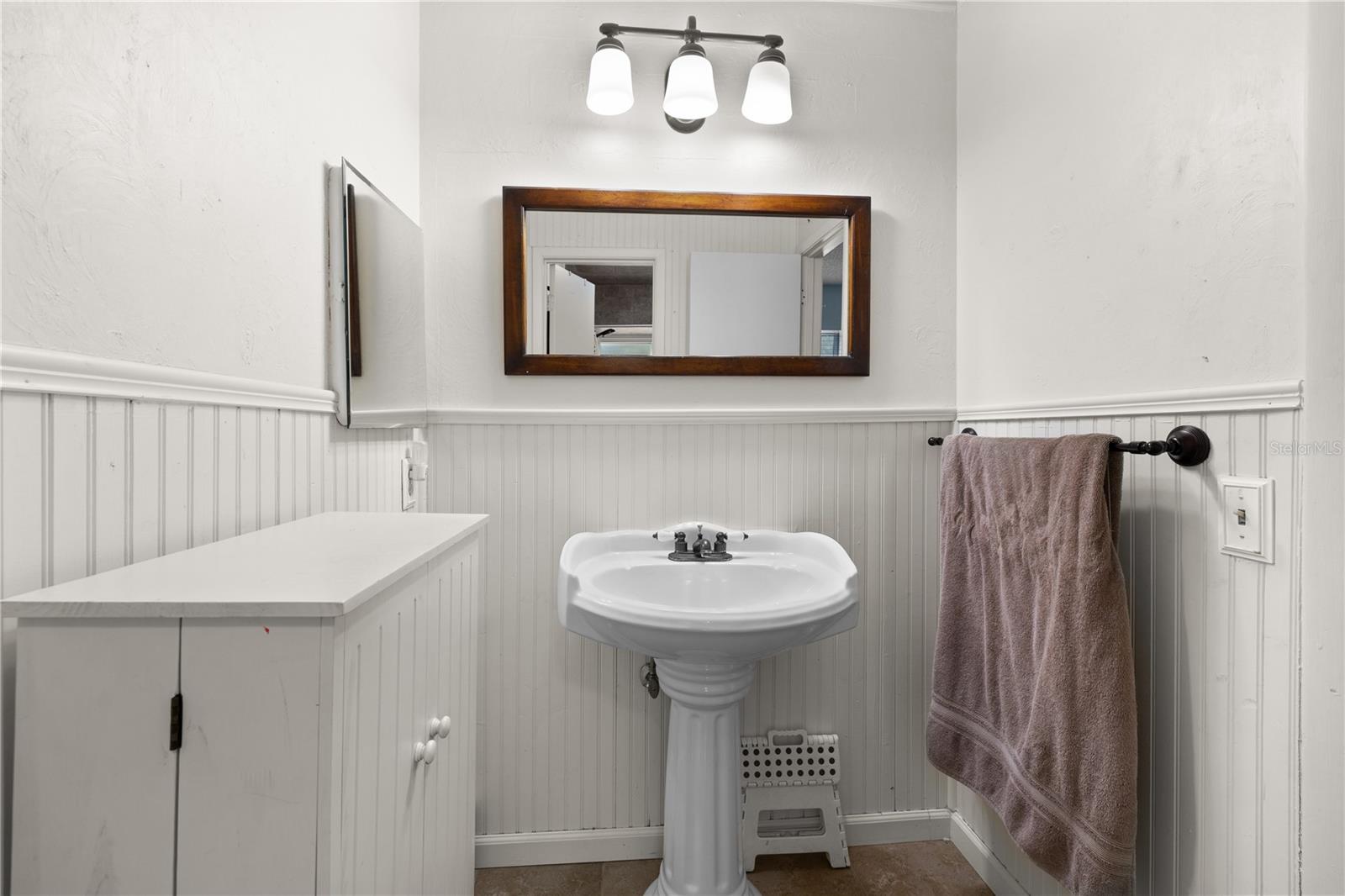 Image 19 of 47 For 1062 Mckinnon Avenue