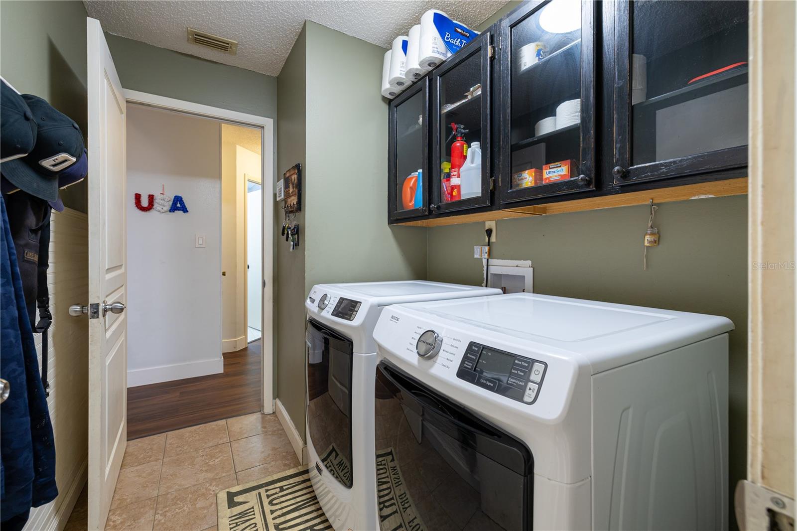 Image 31 of 47 For 1062 Mckinnon Avenue
