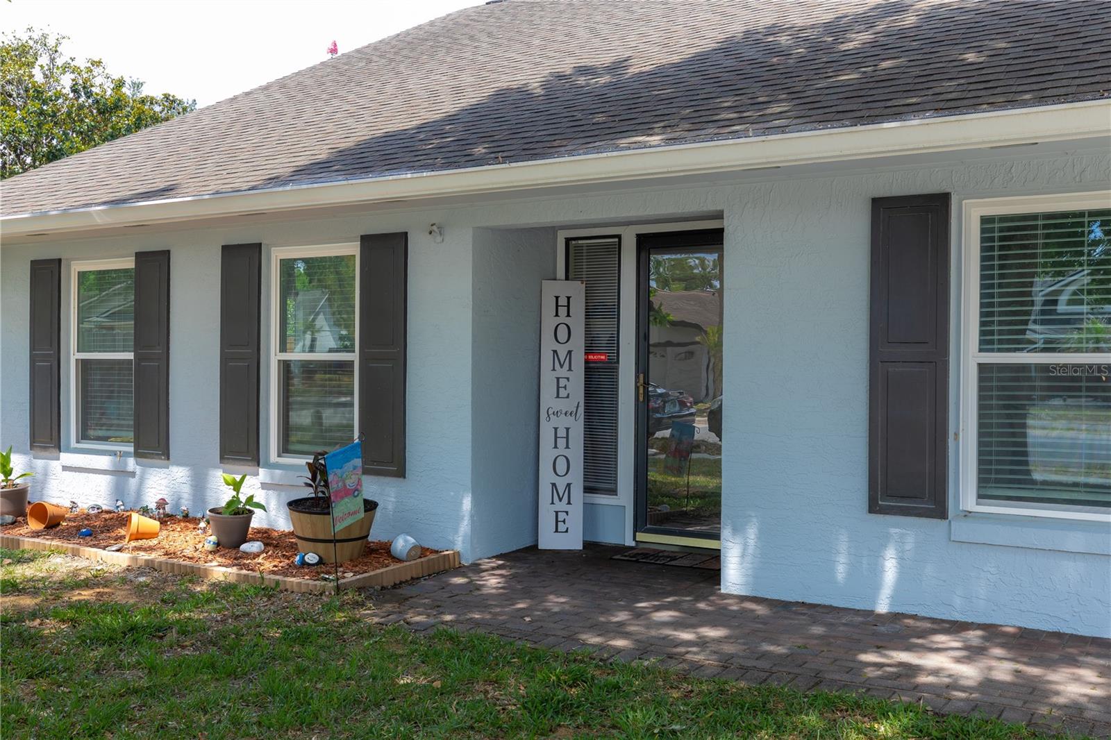 Image 4 of 47 For 1062 Mckinnon Avenue