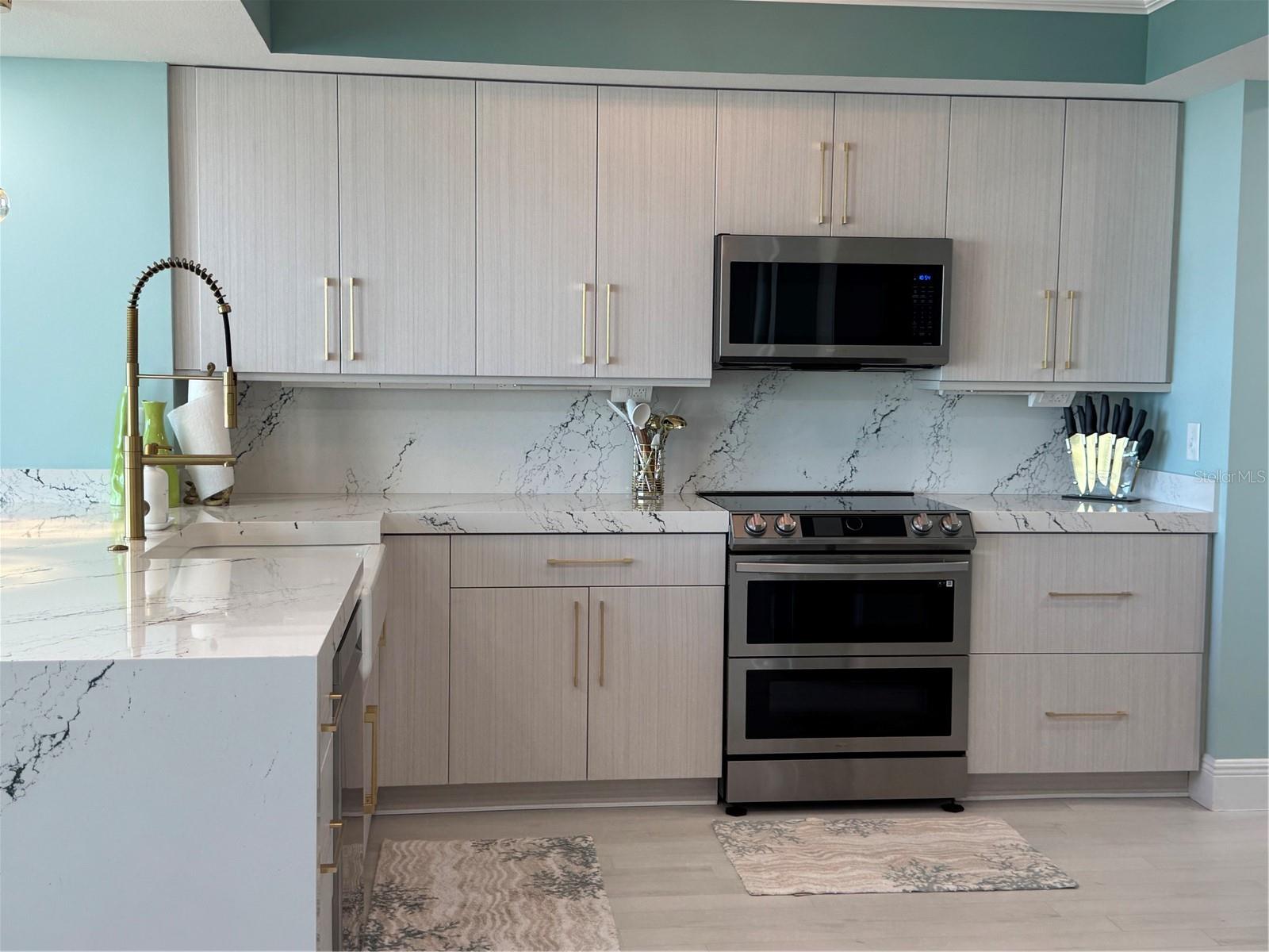 Image 11 of 59 For 200 Ocean Crest Drive 1112