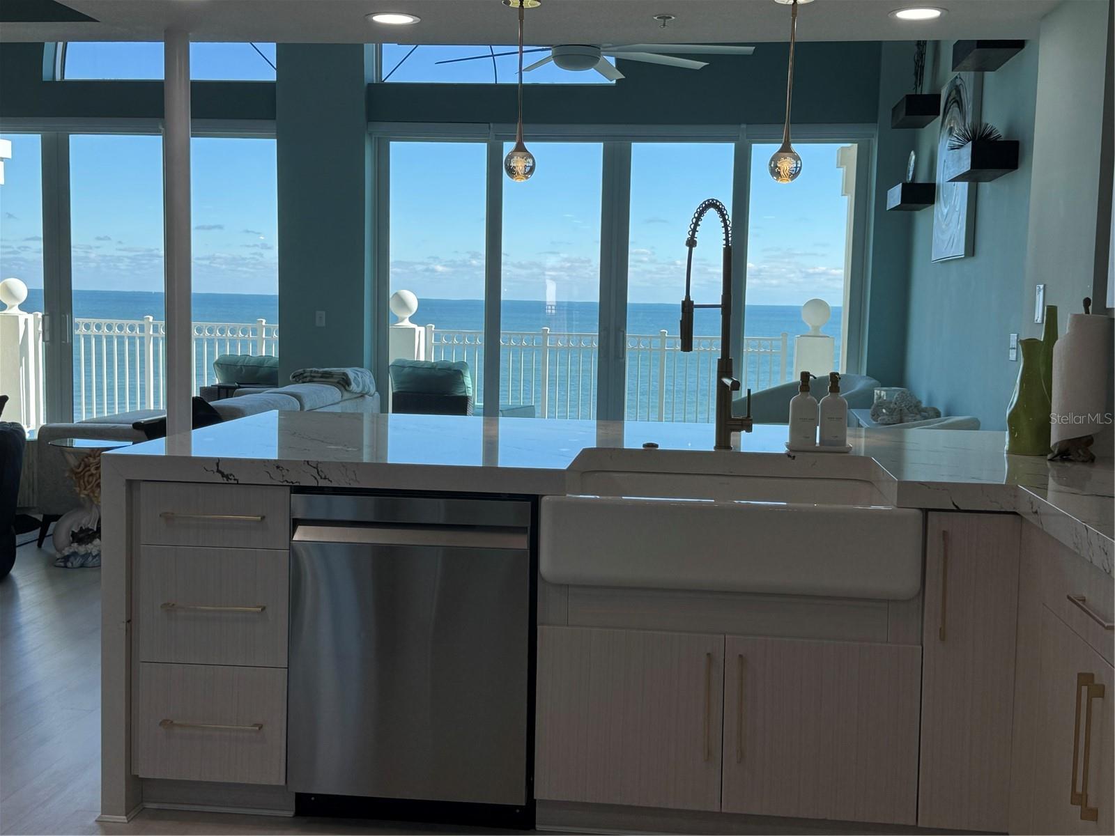Image 13 of 59 For 200 Ocean Crest Drive 1112