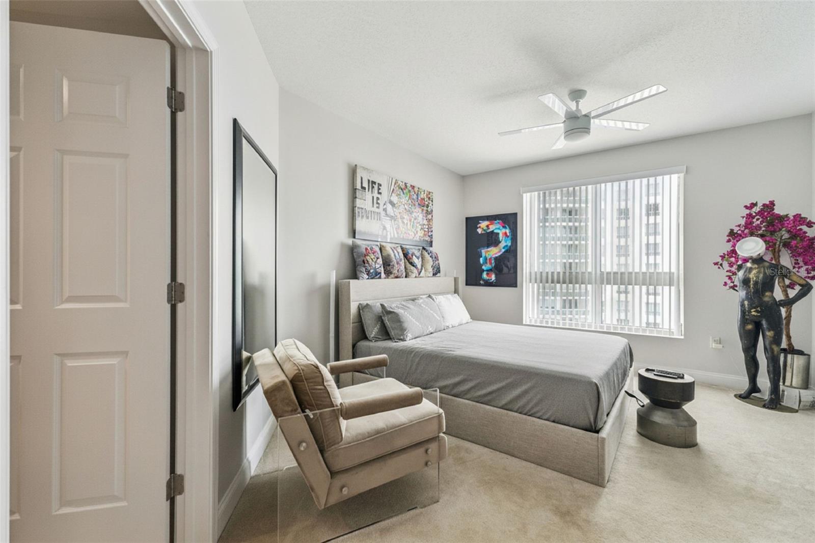 Image 11 of 46 For 231 Riverside Drive 702-1