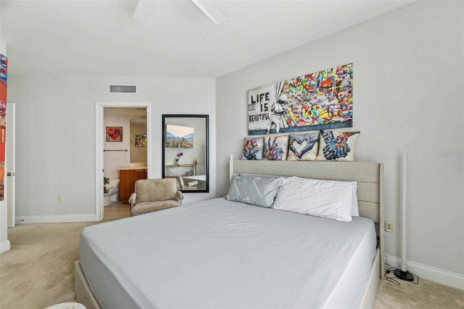 Image 12 of 46 For 231 Riverside Drive 702-1