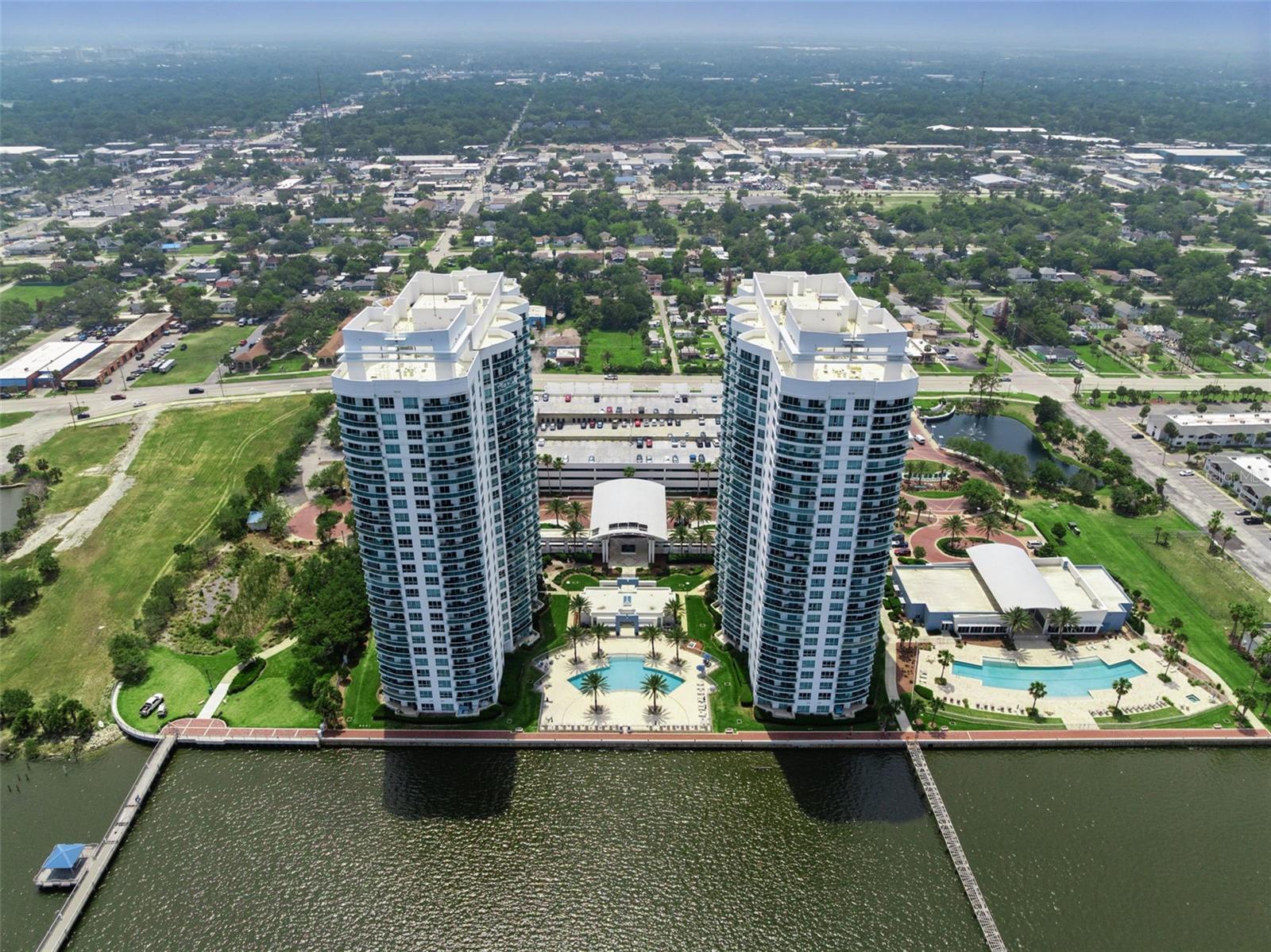 Image 38 of 46 For 231 Riverside Drive 702-1