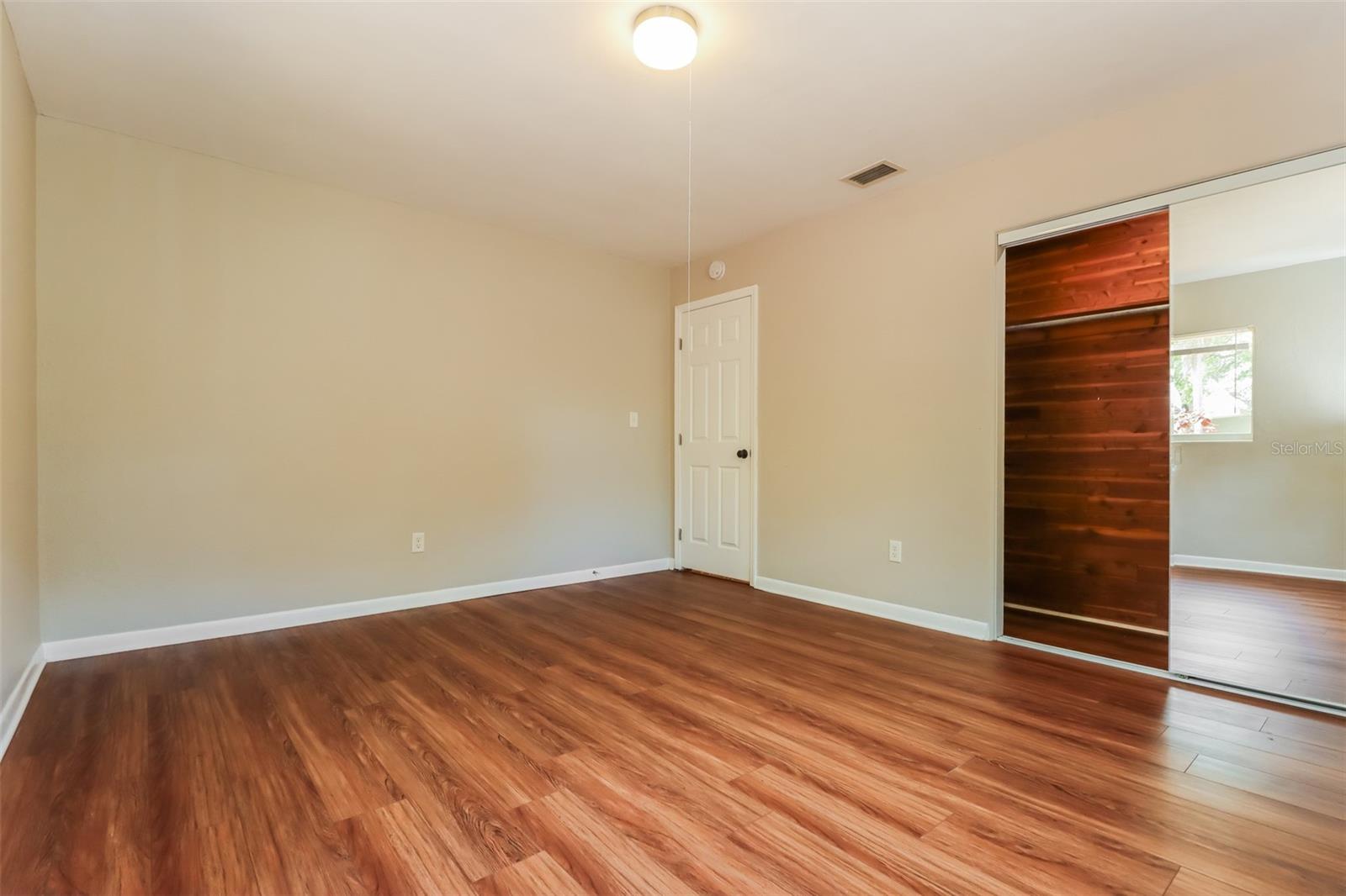 Image 14 of 21 For 1619 Edna Avenue