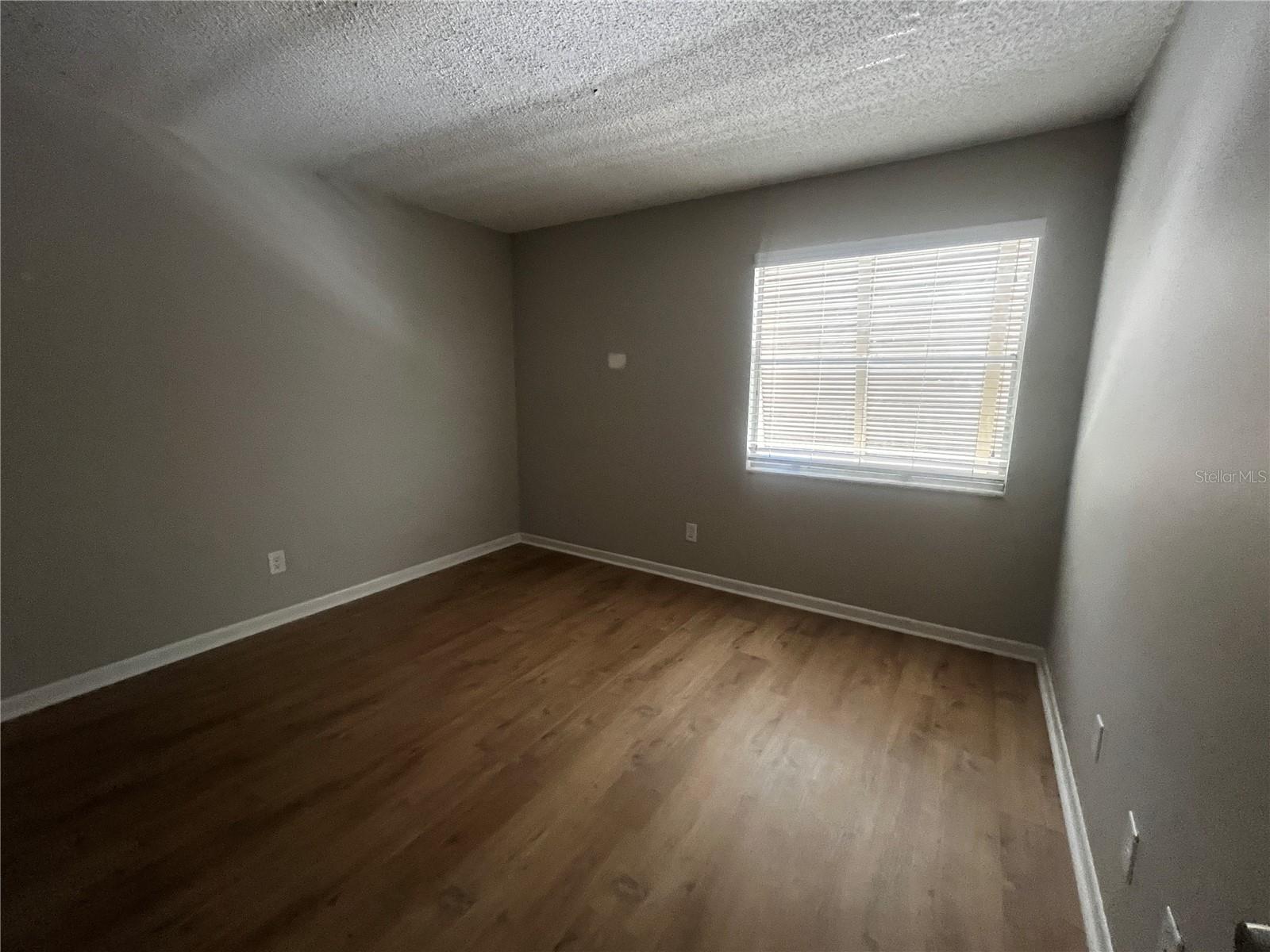 Image 7 of 11 For 140 Orchid Woods Court 15b