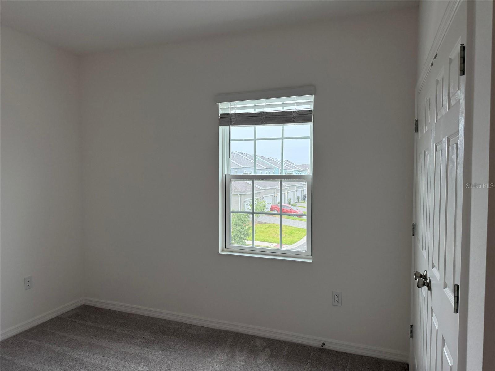 Image 11 of 13 For 1305 Stockwell Avenue