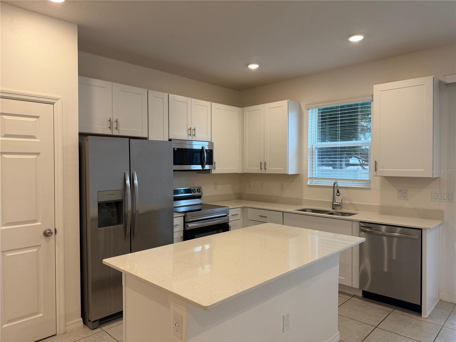 Image 4 of 13 For 1305 Stockwell Avenue