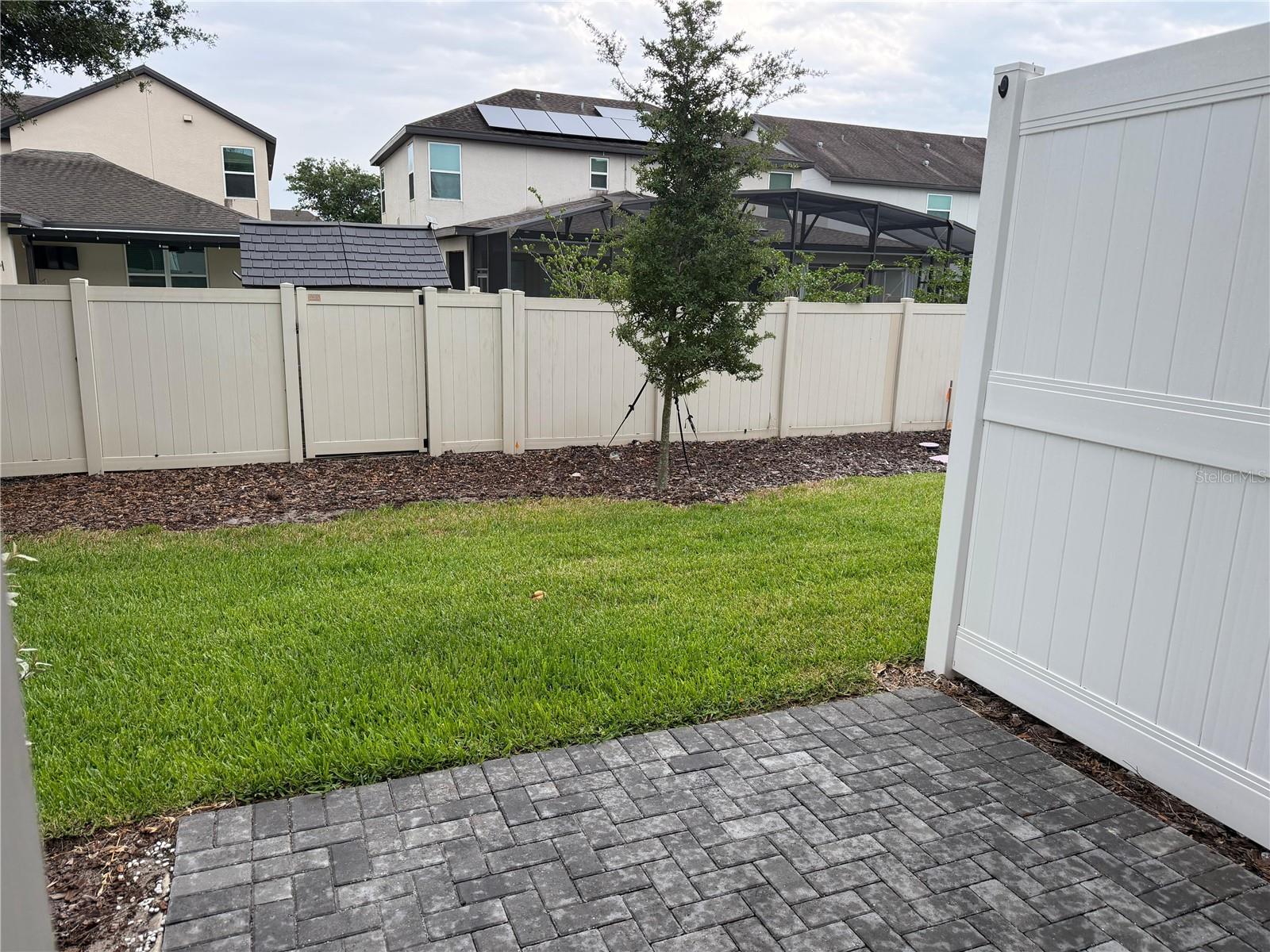 Image 9 of 13 For 1305 Stockwell Avenue