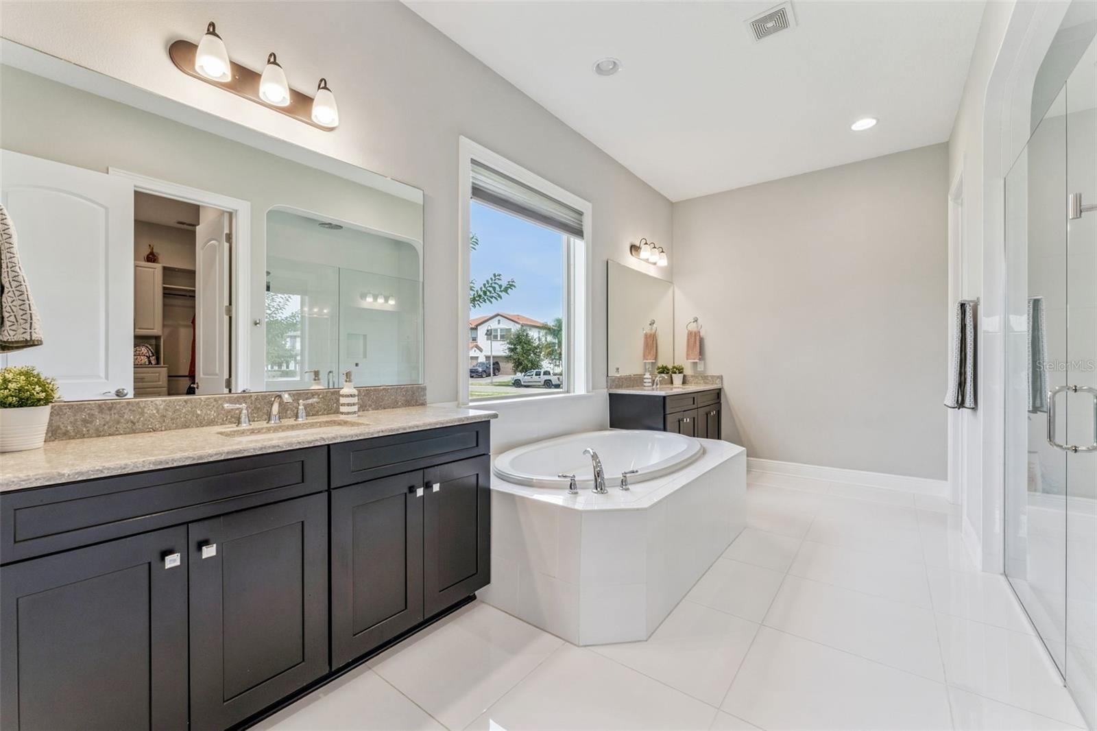 Image 21 of 71 For 16776 Broadwater Avenue