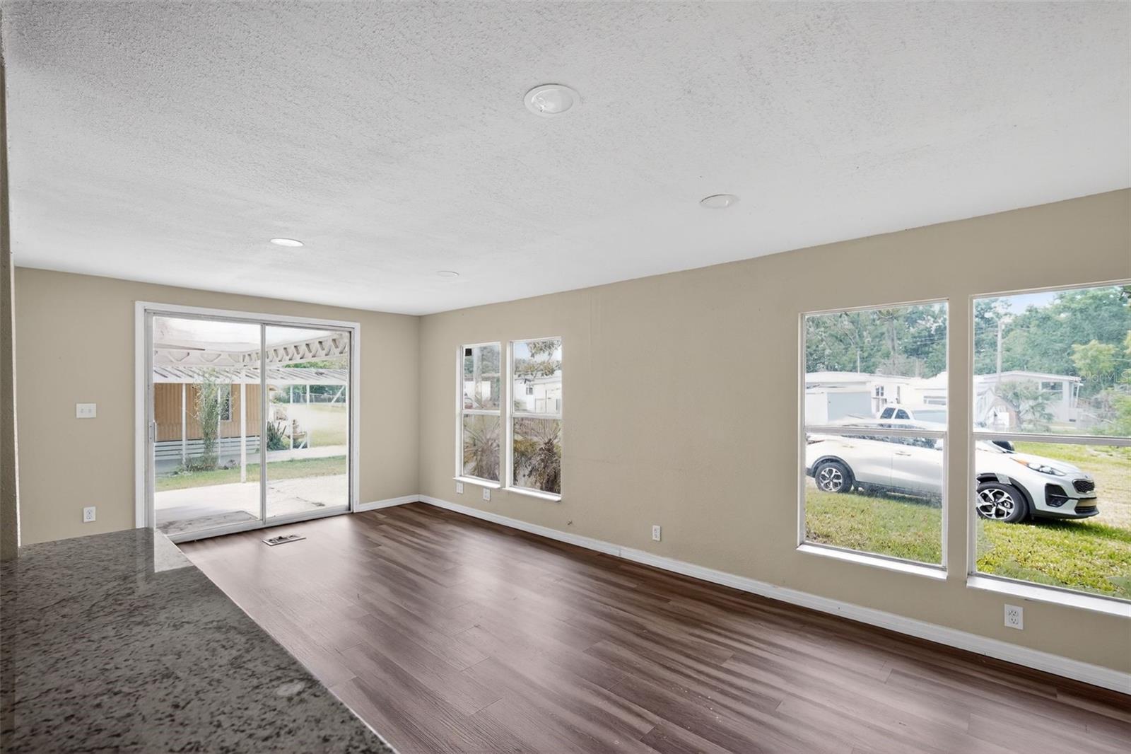 Image 10 of 32 For 3302 Peachtree Hill Road
