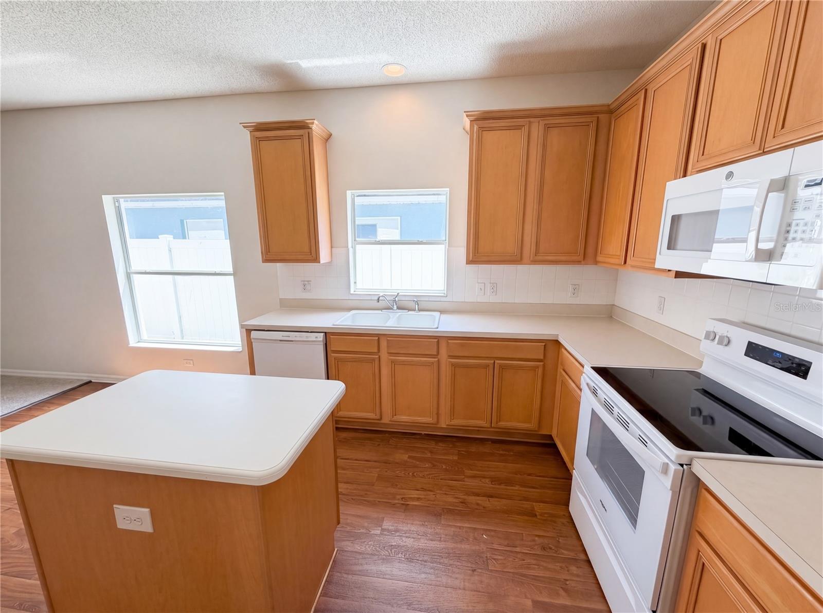 Image 10 of 30 For 6202 Lightner Drive