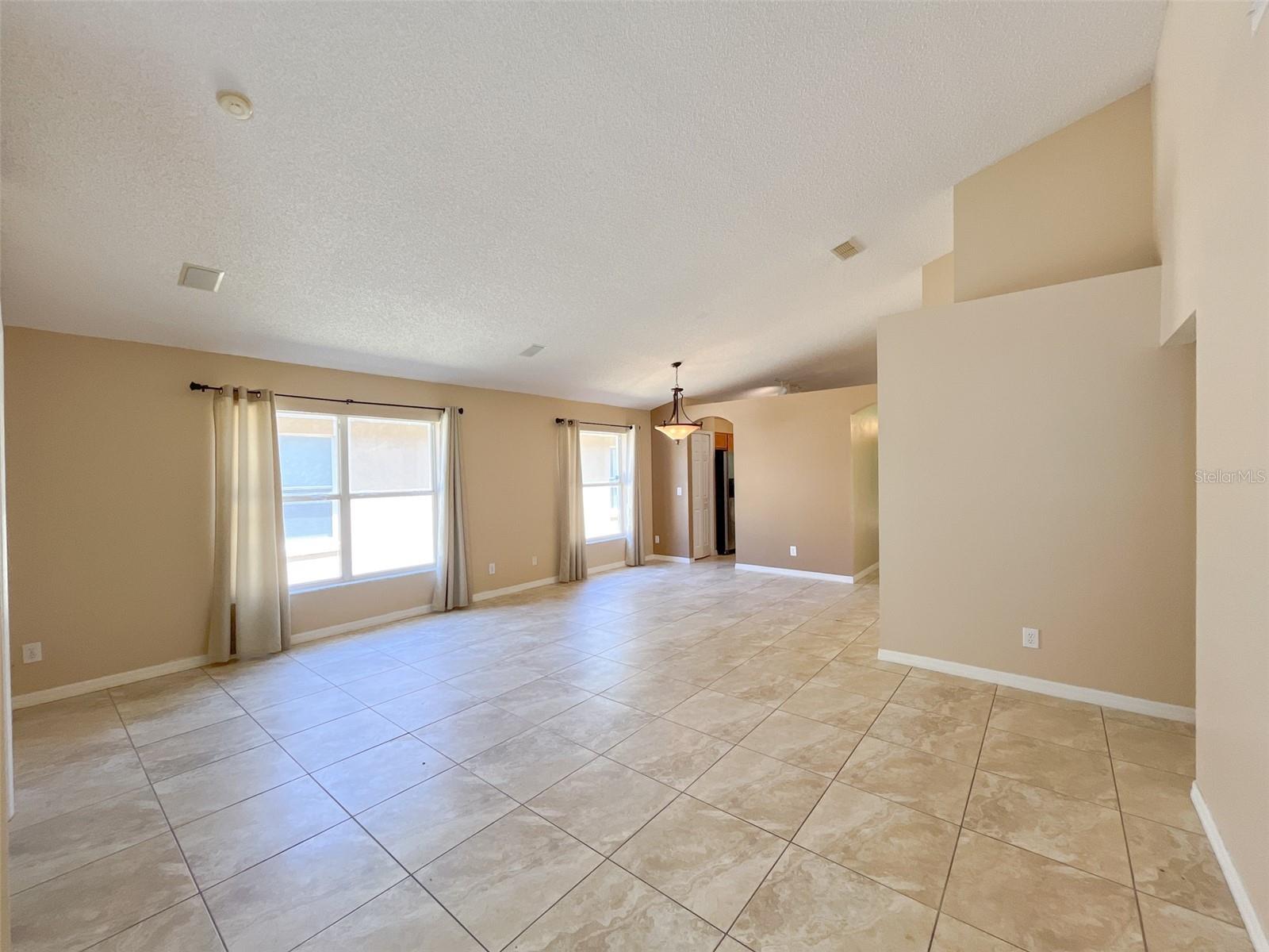 Image 3 of 11 For 4397 King Edward Drive