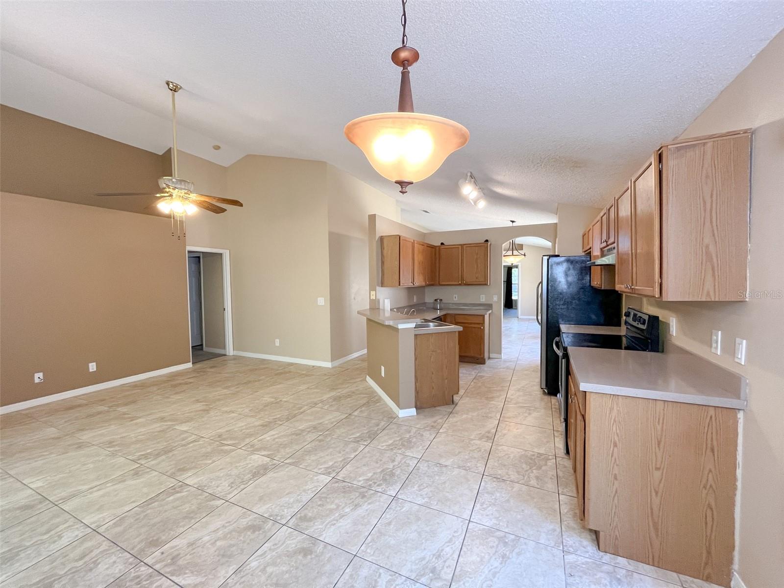 Image 4 of 11 For 4397 King Edward Drive