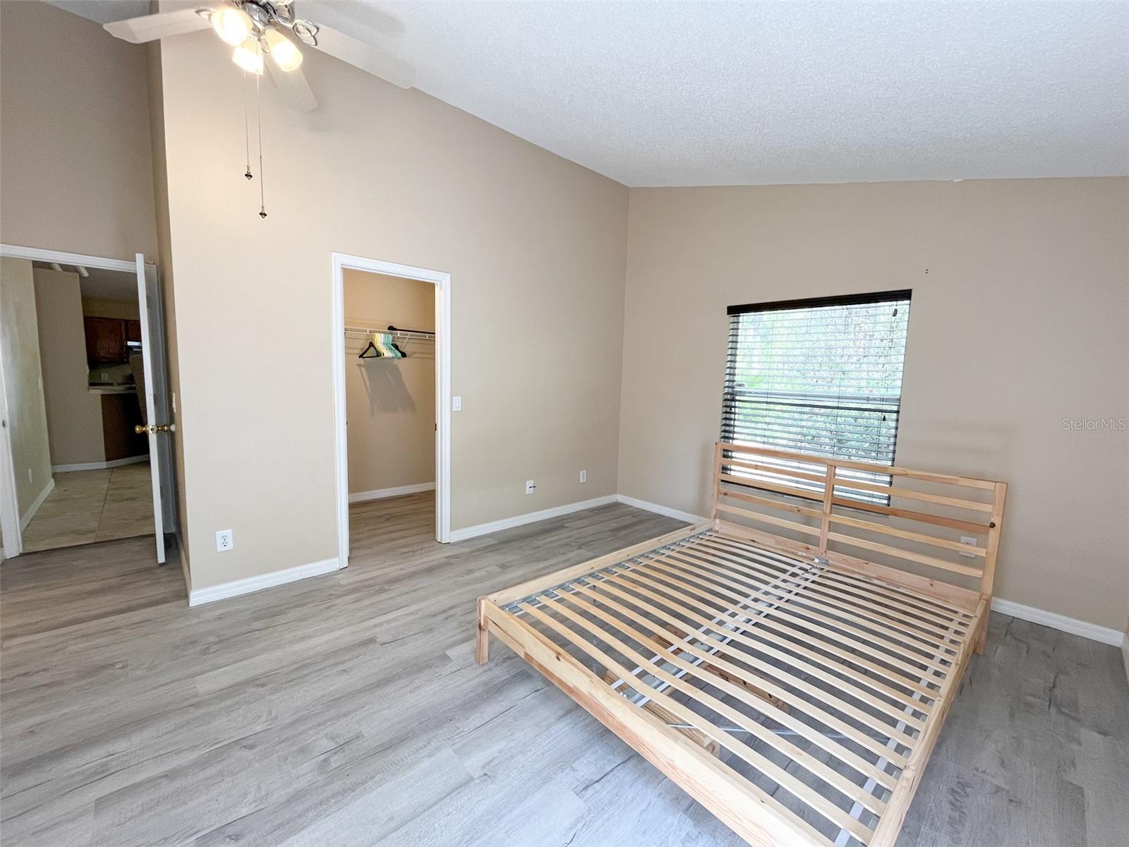Image 7 of 11 For 4397 King Edward Drive