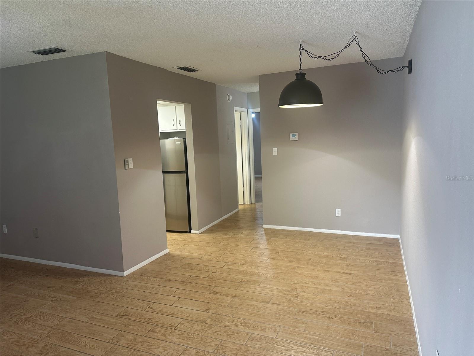 Image 2 of 8 For 296 Lewfield Circle 296