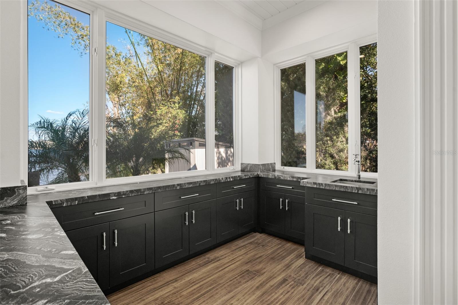 Image 15 of 39 For 6462 Deacon Cir