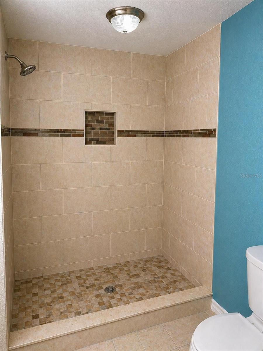 Image 16 of 55 For 8618 Grandview Drive