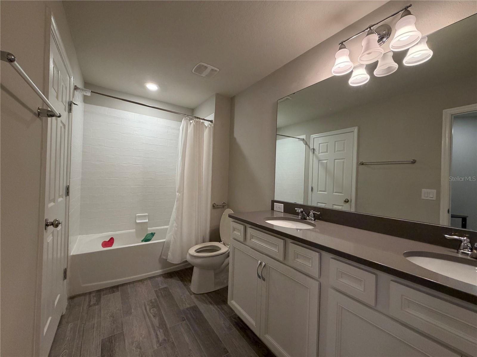 Image 10 of 21 For 3972 Plainview Drive