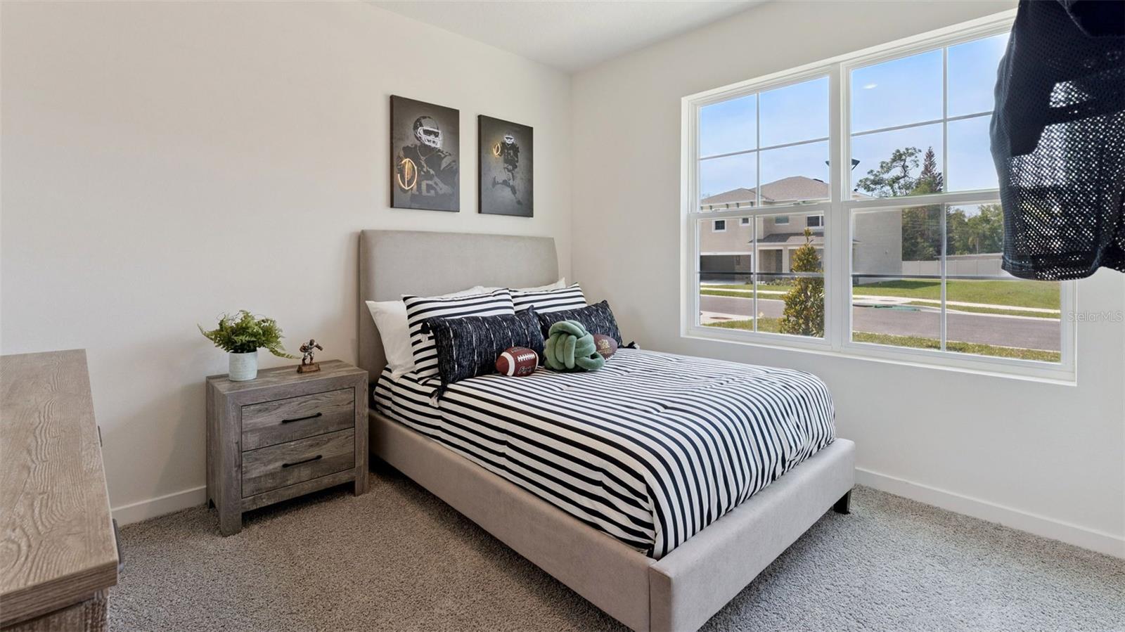 Image 16 of 18 For 8 Honeybell Way