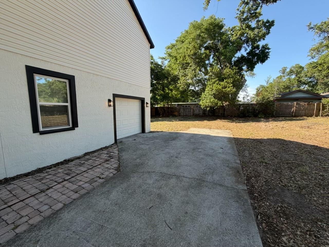 Image 17 of 27 For 1811 Baxter Avenue