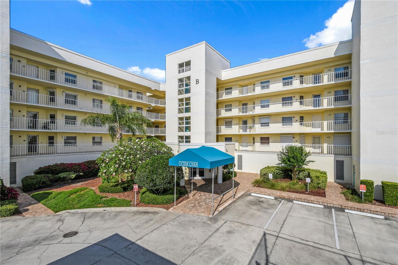 Image 2 of 19 For 8700 Ridgewood Avenue B204