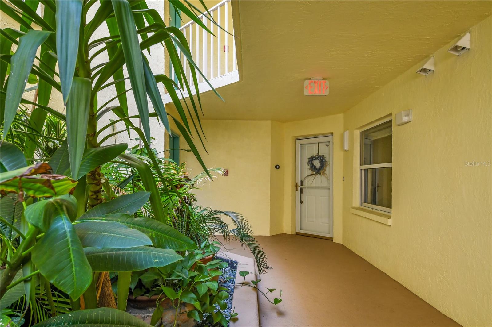 Image 4 of 19 For 8700 Ridgewood Avenue B204
