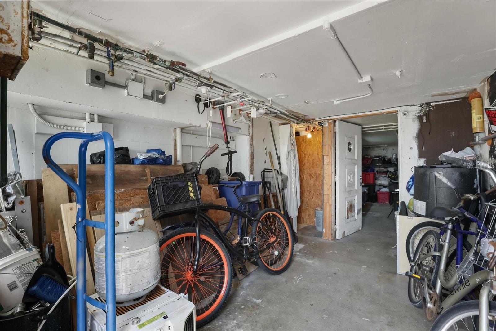 Image 41 of 51 For 16 Grandview Ave