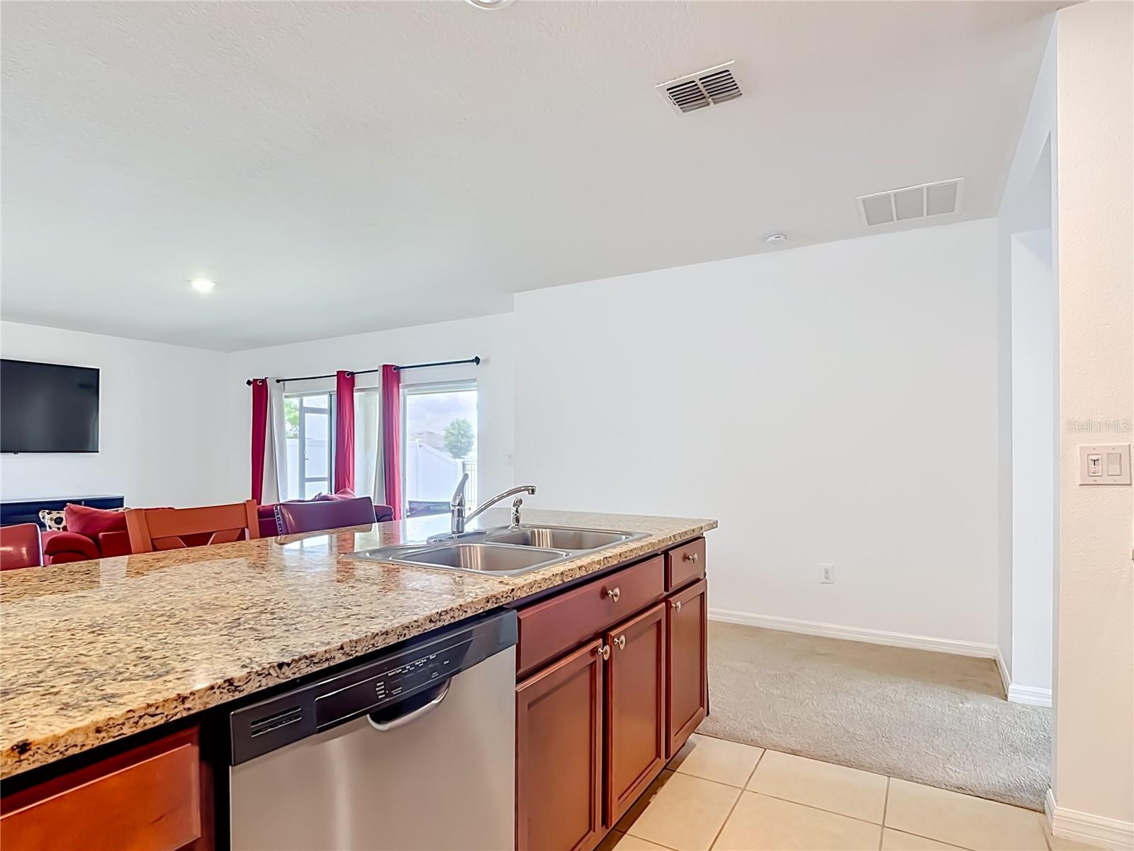 Image 14 of 56 For 417 Blue Lake Circle