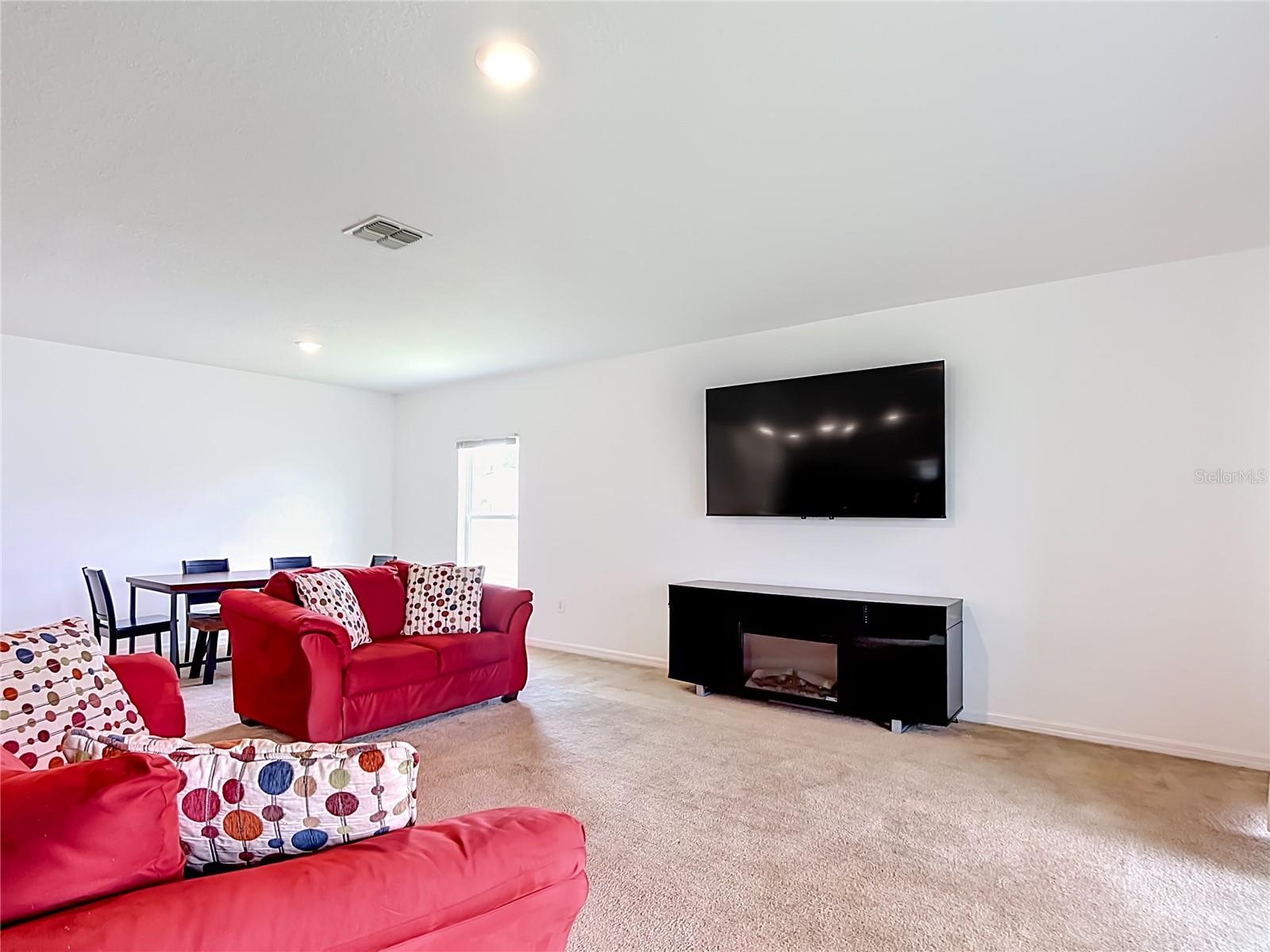 Image 4 of 56 For 417 Blue Lake Circle