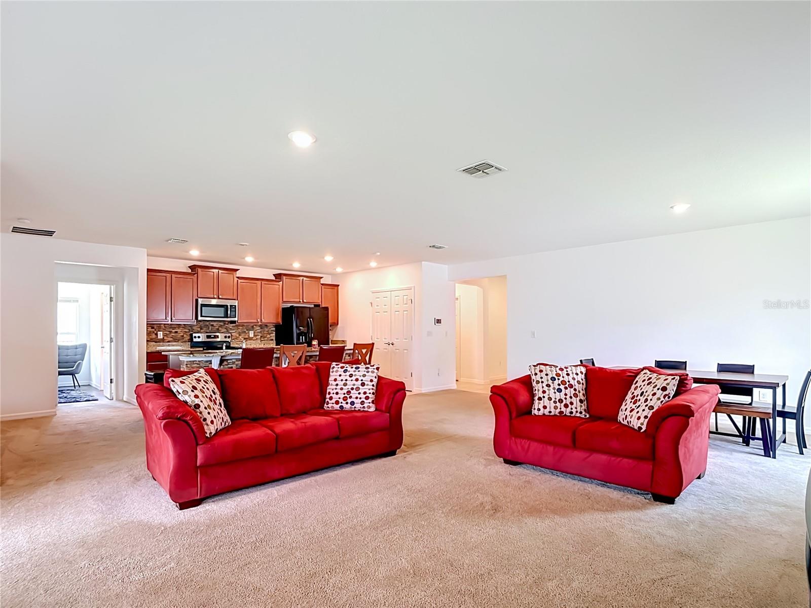 Image 6 of 56 For 417 Blue Lake Circle