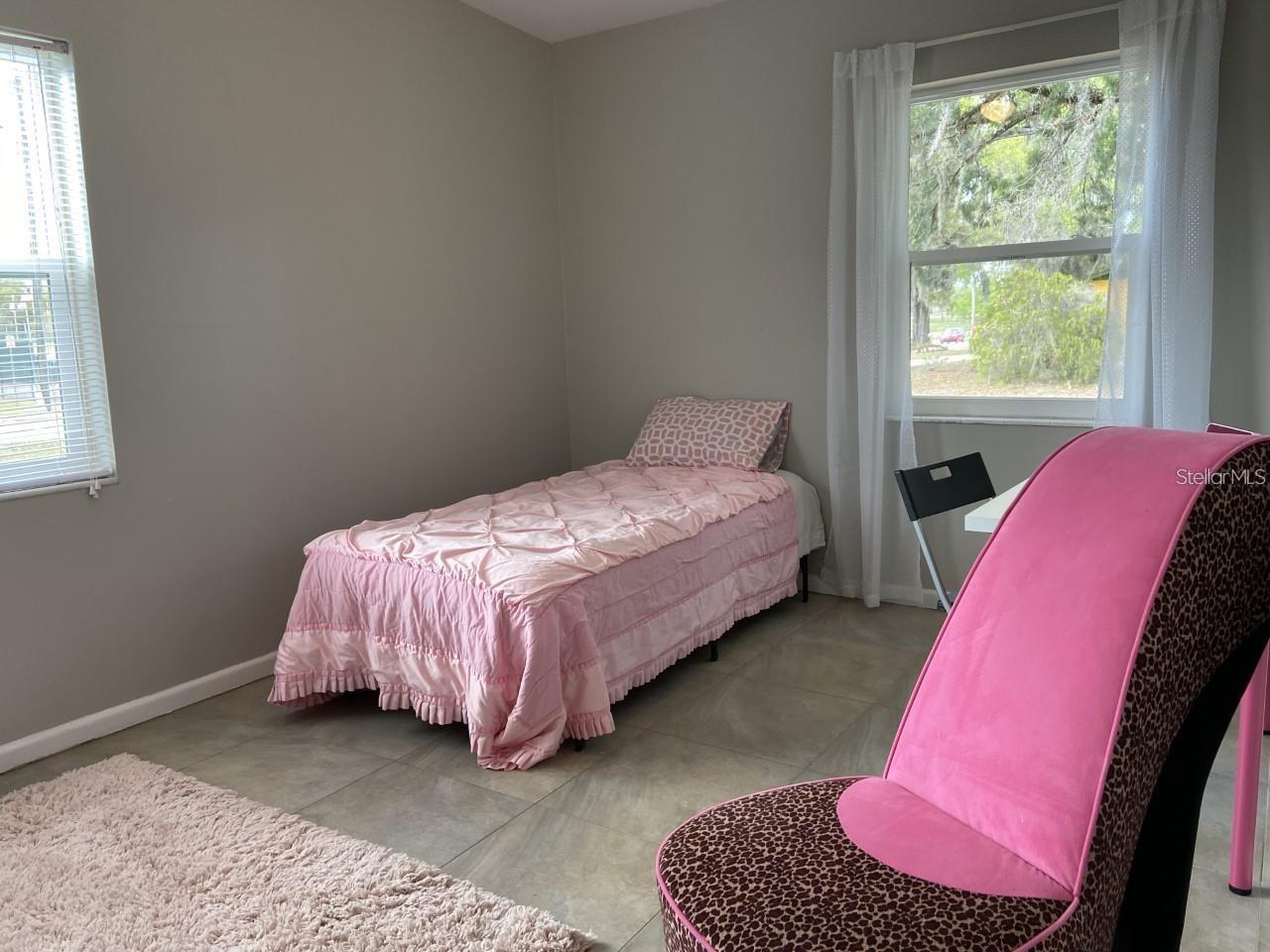 Image 11 of 14 For 813 Amelia Avenue