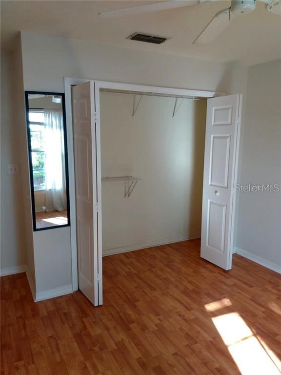 Image 5 of 15 For 5447 Vineland Road 1111