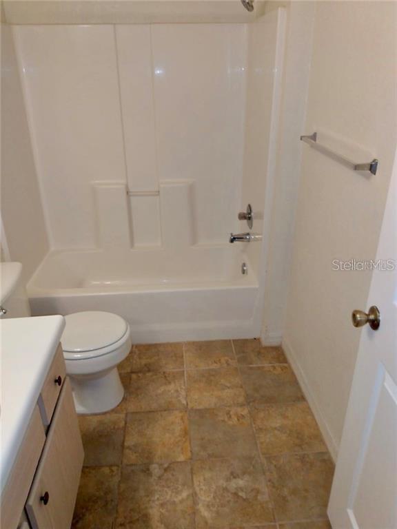 Image 6 of 15 For 5447 Vineland Road 1111