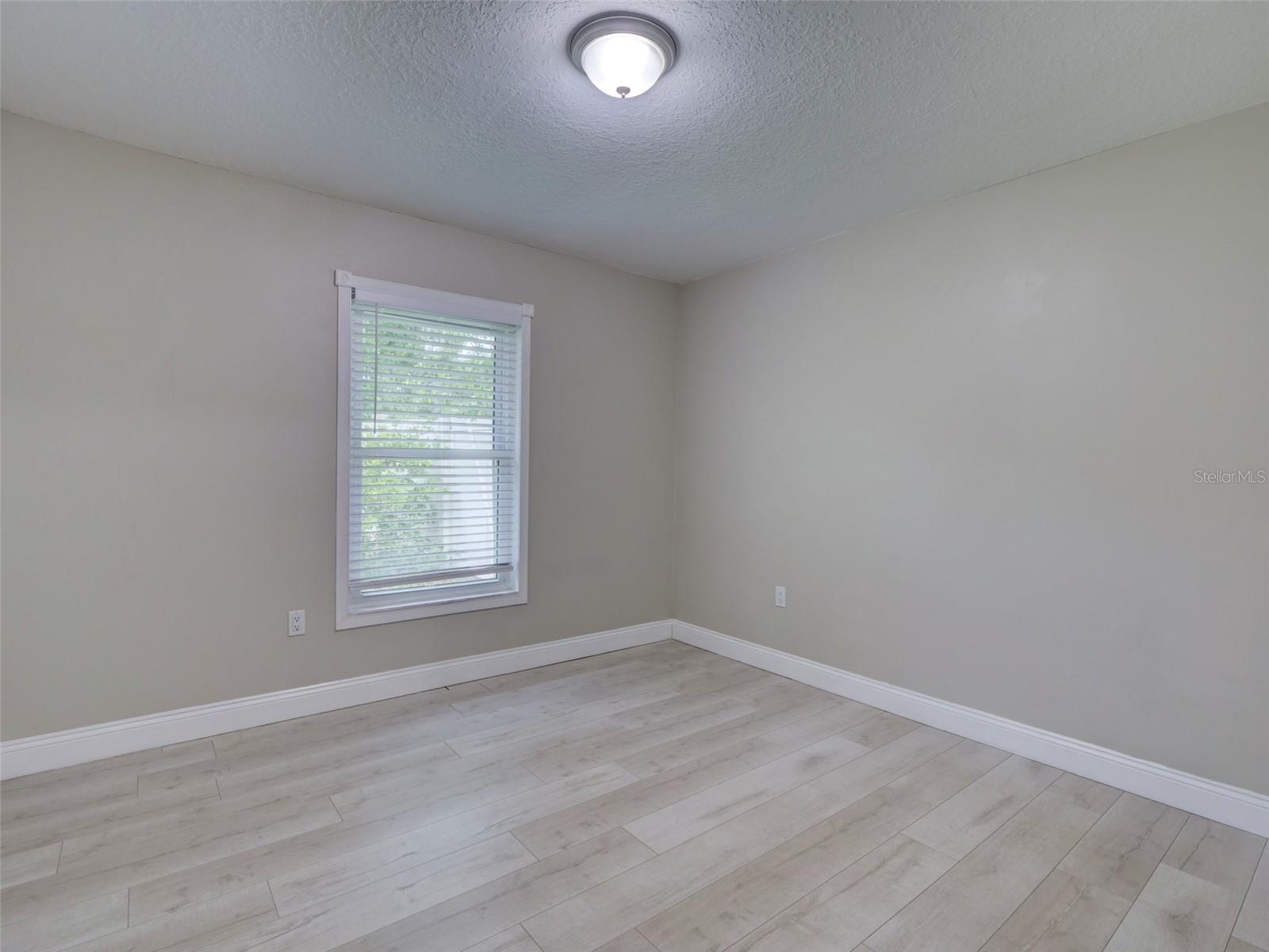 Image 30 of 45 For 866 Buttonwood Lane