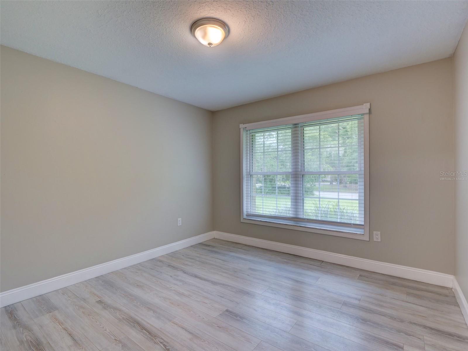 Image 32 of 45 For 866 Buttonwood Lane