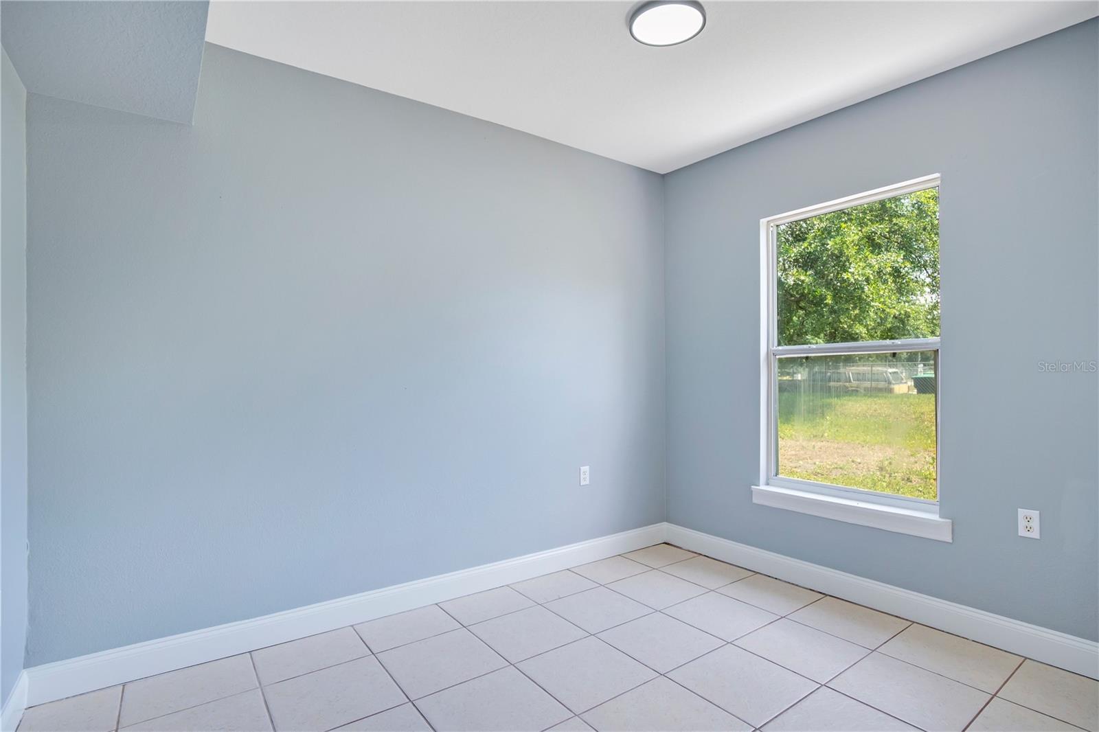 Image 11 of 27 For 334 Mandrake Street