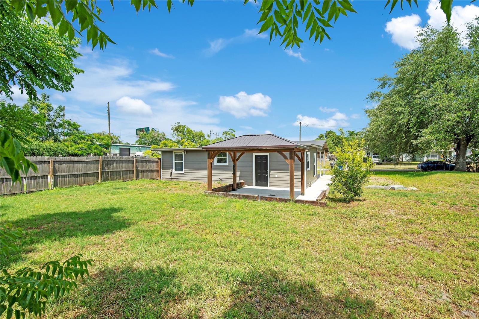 Image 20 of 27 For 334 Mandrake Street
