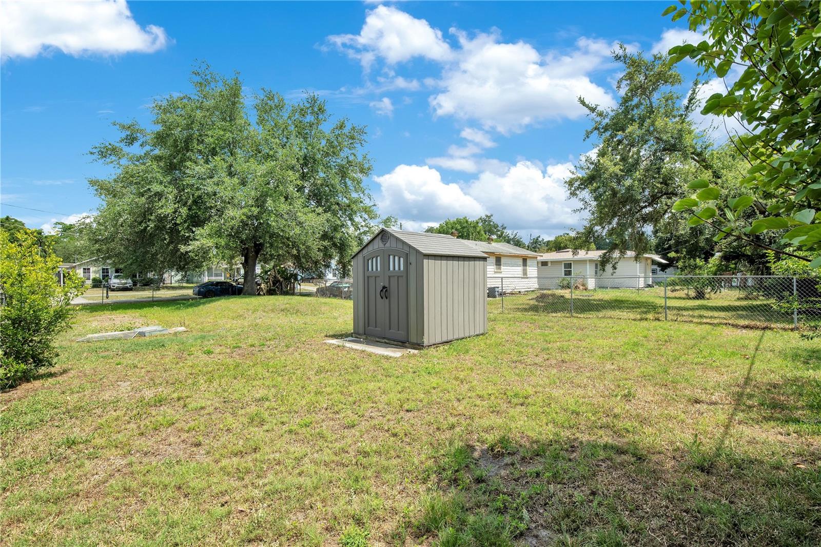 Image 21 of 27 For 334 Mandrake Street