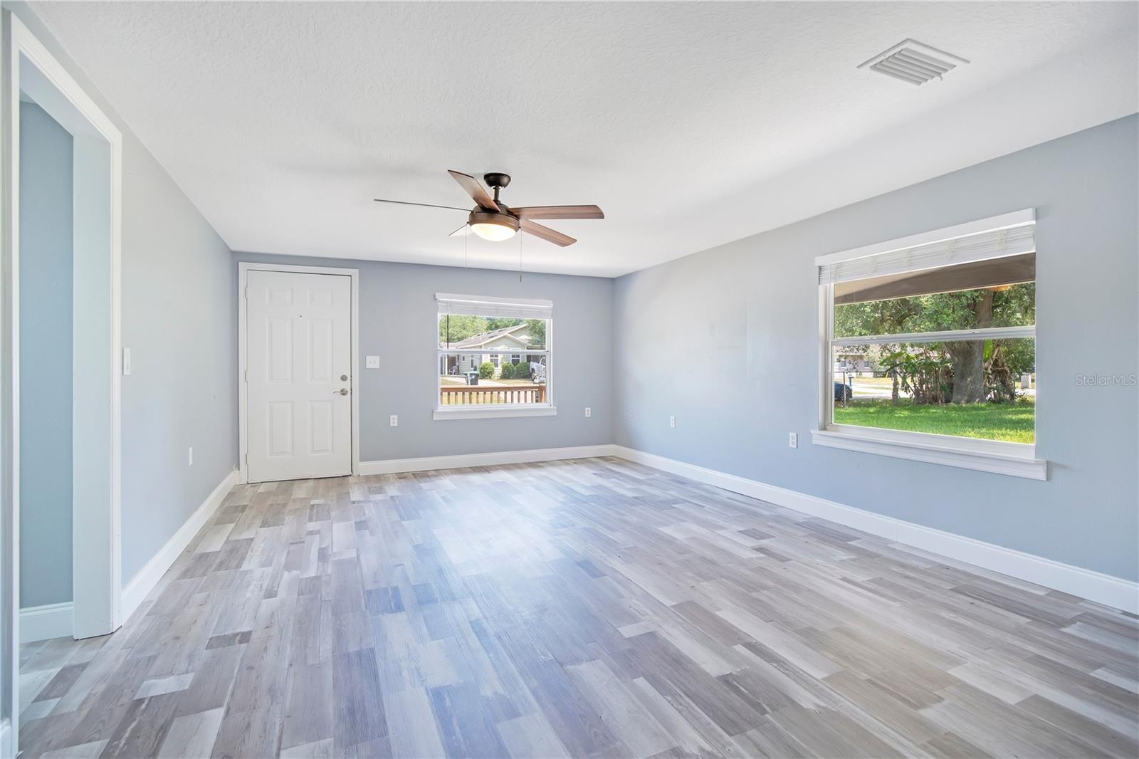 Image 3 of 27 For 334 Mandrake Street
