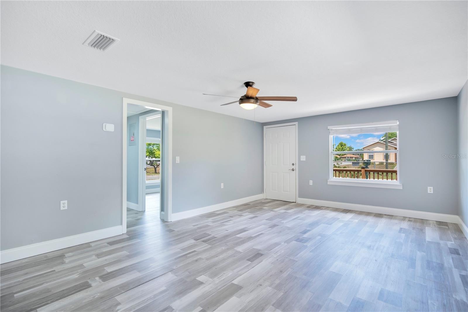 Image 4 of 27 For 334 Mandrake Street