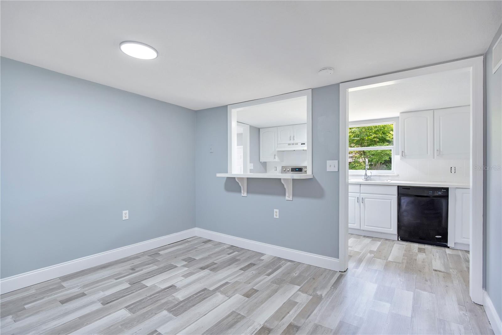 Image 6 of 27 For 334 Mandrake Street