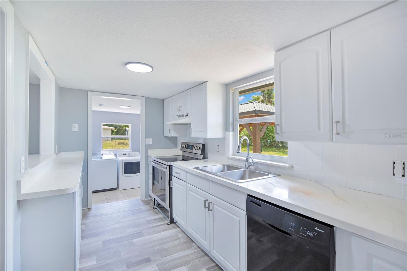 Image 8 of 27 For 334 Mandrake Street