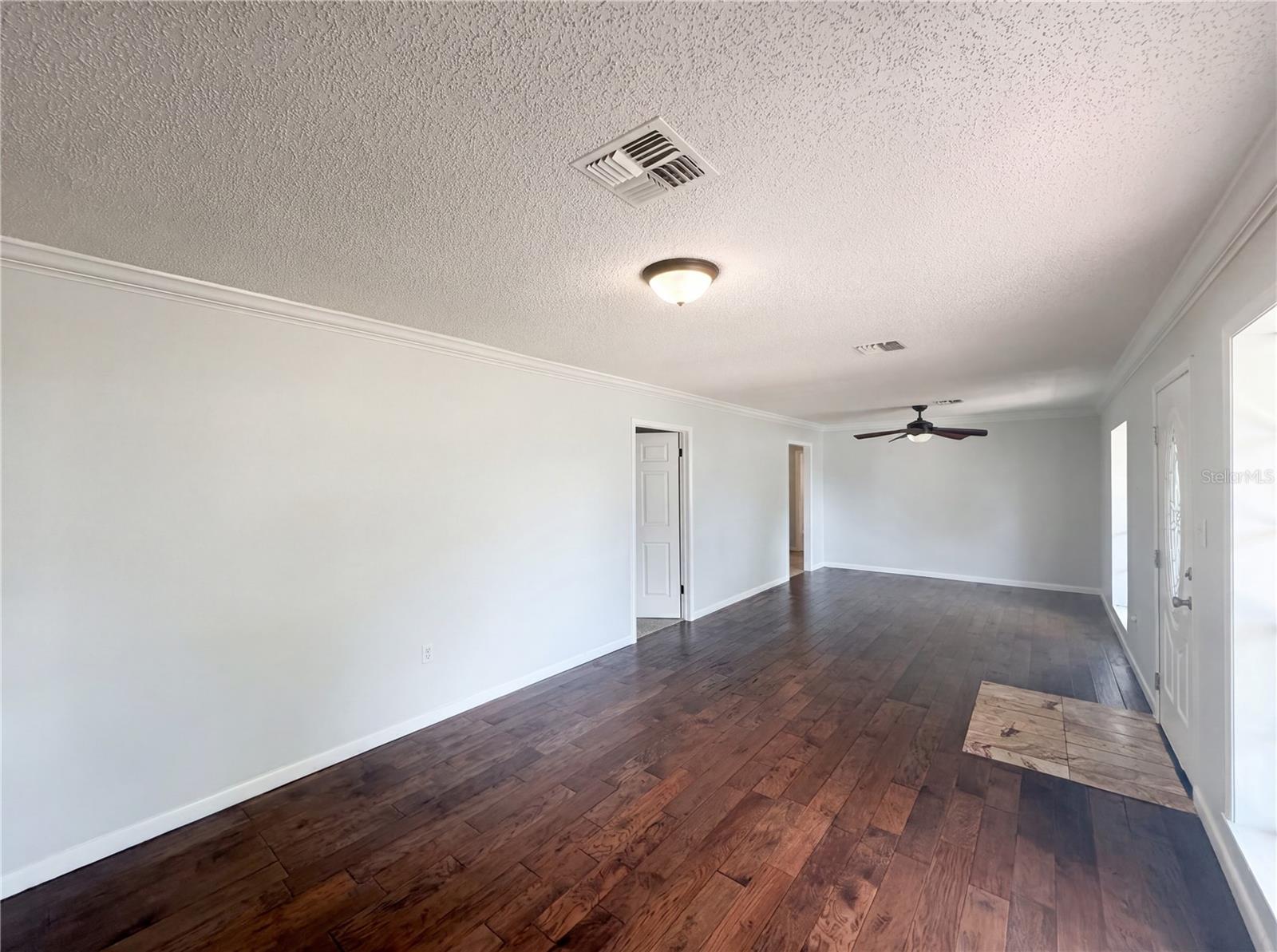 Image 3 of 18 For 613 4th Street Ne