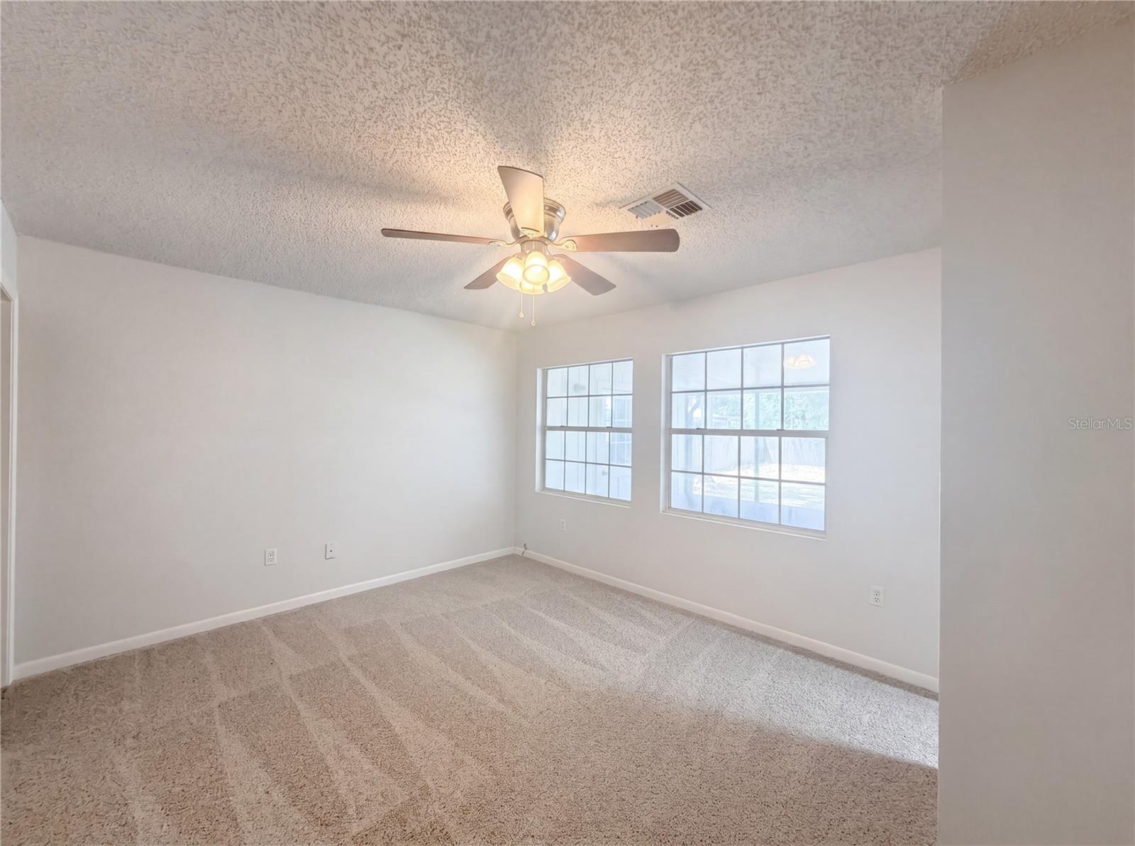 Image 7 of 18 For 613 4th Street Ne