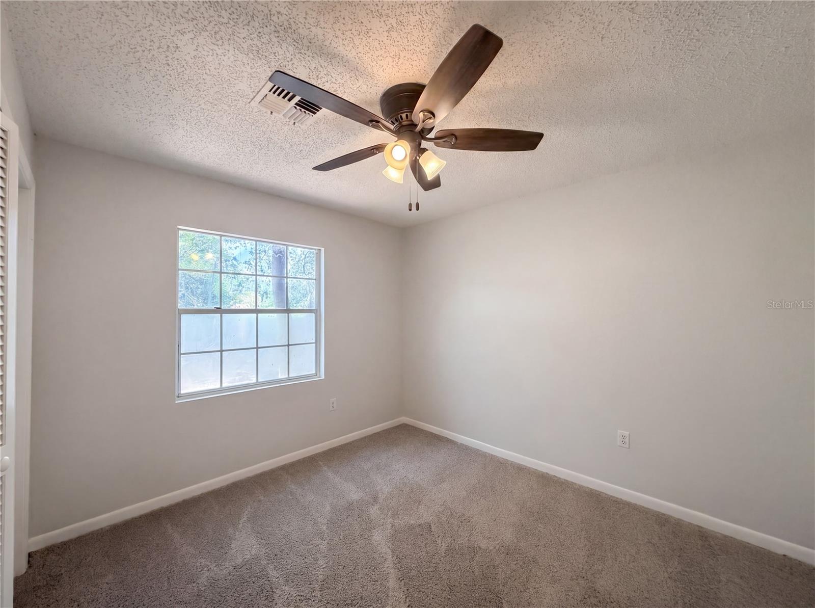 Image 9 of 18 For 613 4th Street Ne